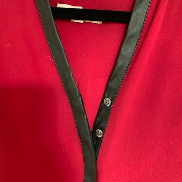 Banana Republic Dark Red V-Neck Tank w/ Black Trim - Picture 4 of 5